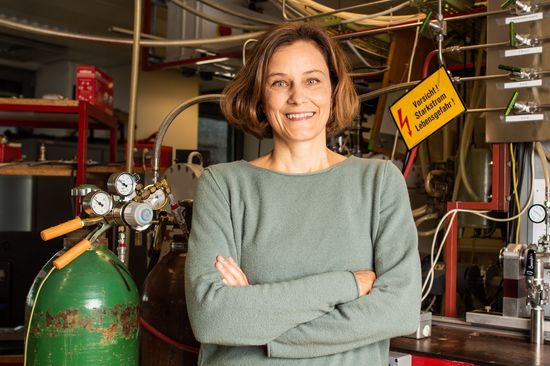 Sie sehen Frau Dr. Bühler Pschen in ihrem Labor