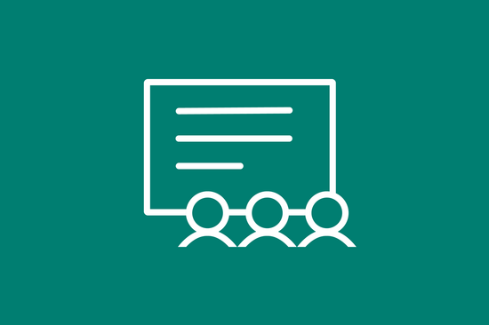 Unser Icon für "Workshop": Grafik mit drei angedeuteten Personen vor einer Präsentation