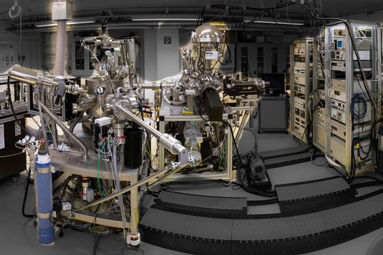 Das neue Laser-Molekularstrahlepitaxie-Gerät