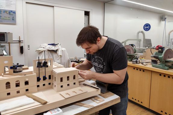 Detailarbeit am Modell