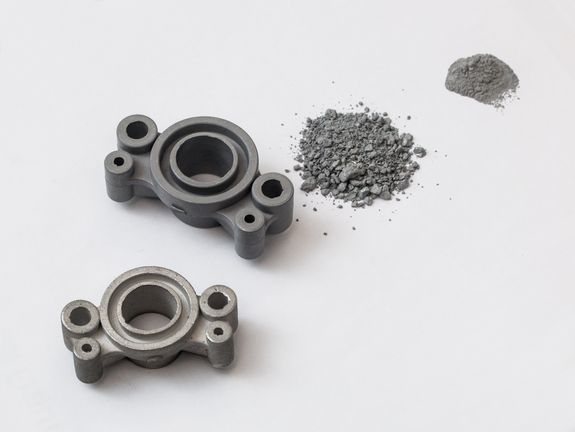 Das Ausgangsprodukt ist feines Pulver, Aluminiumstaub wird mit einer Trägersubstanz vermischt und dann gepresst. Am Ende wird das Teil bei hoher Temperatur gesintert.