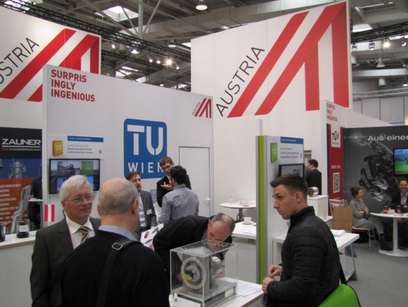 Gruppe von Menschen auf der Messe