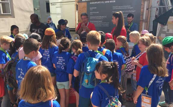 KinderuniTechnik: Ansturm auf das Eröffnungseis