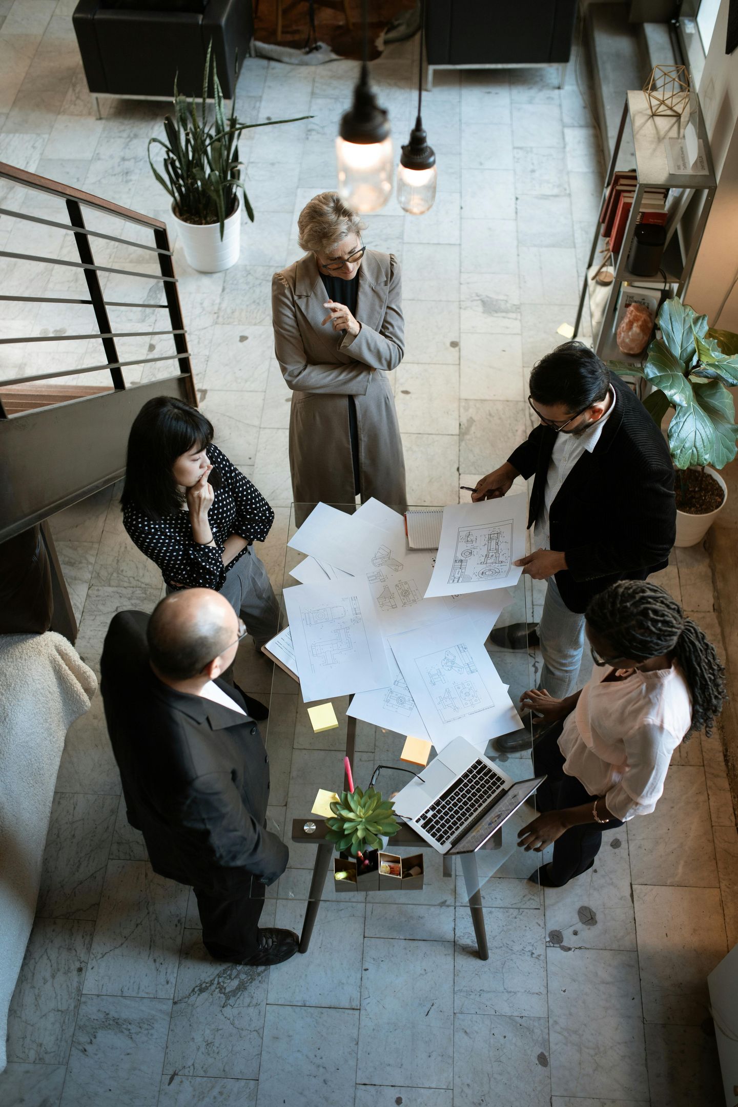 Gruppenmeeting mit Ansicht von oben