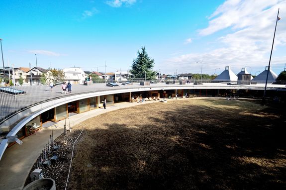 Titel: FUJI Kindergarten, Tokio, Architektur: Tezuka architects, Foto: Johann Szebeni, Copyright: Abteilung Hochbau 2, TU Wien