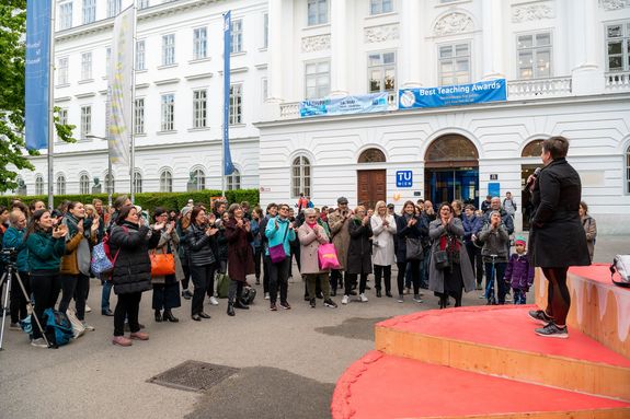 Poetry Slam - erster Programmpunkt auf der "Plattform für Streitreden"