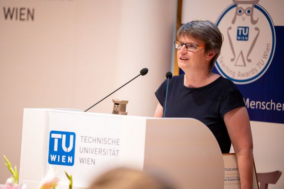 Best Teaching Award 2023 - Anneliese Kasper-Giebl