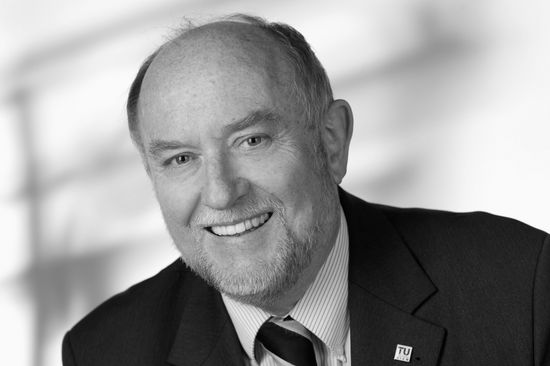 Portraitfoto des verstorbenen Prof. Gerald Badurek - in schwarz-weiß