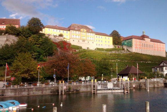 Gebäude, See