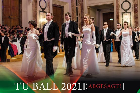 Tanzpaare in Ballkleidung