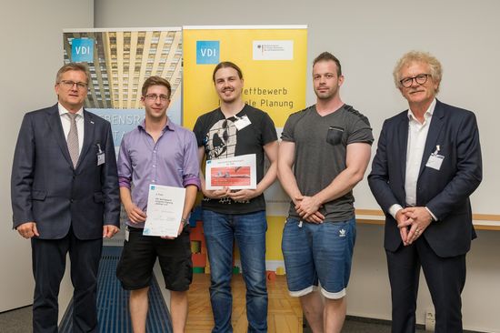 Das erfolgreiche Team bei der Preisverleihung