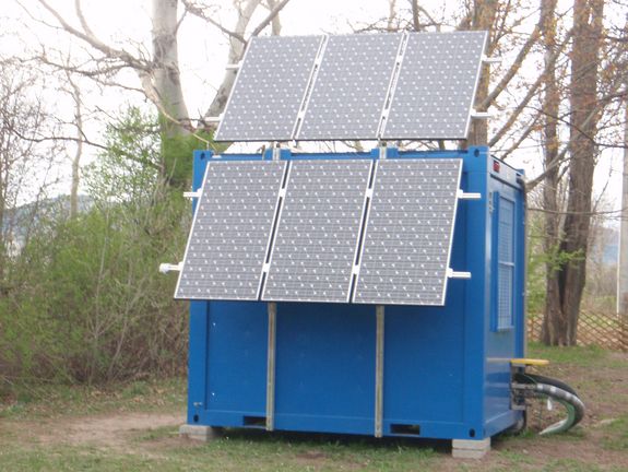 Die Messstation – ausgestattet mit Solarzellen