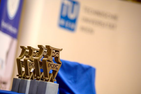 Best Teaching Awards Trophäen