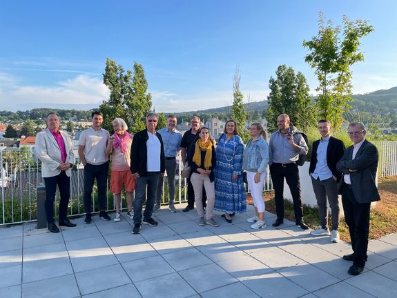 Group picture with participants