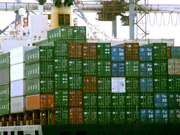 Containerhafen (Copyright Rainer Sturm|Pixelio) Containerhafen (Copyright Rainer Sturm|Pixelio)