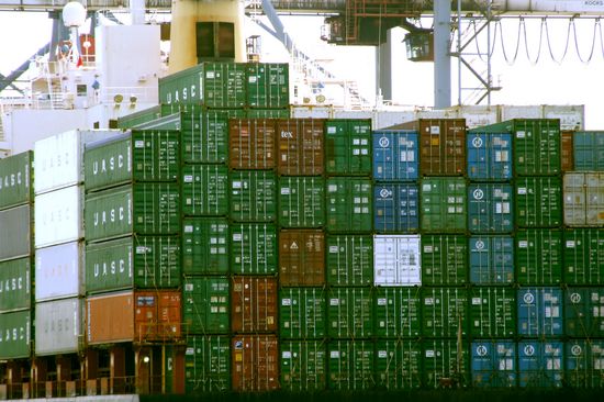 Containerhafen (Copyright Rainer Sturm|Pixelio)