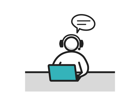 Eine Person sitzt vor einem Laptop und trägt Kopfhörer. Über der Person befindet sich eine Sprechblase mit zwei horizontalen Linien darin.