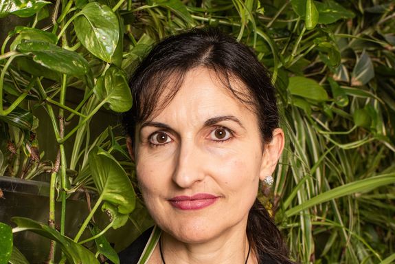 Azra Korjenic Portrait photo of Azra Korjenic with some plants on the background