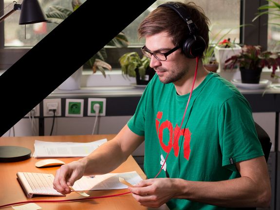 Ein Mann beim Arbeiten