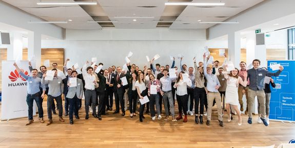Gruppenfoto der Gewinner_innen der Seeds for the Future Stipendien