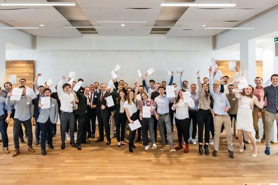 Gruppenfoto der Gewinner_innen der Seeds for the Future Stipendien