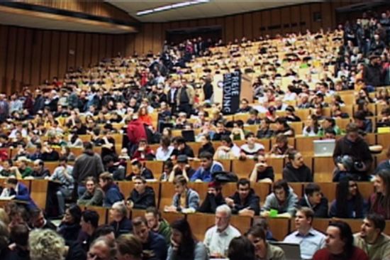 Videostill der Vollversammlung im Audi. Max.