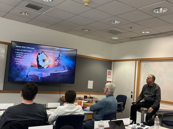 [Translate to English:] Learning Journey am Caltech: KI, Robotik und strategische Führung