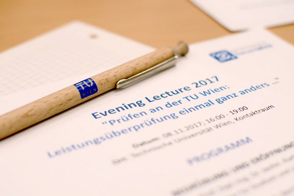 Ein A4 Blatt. Darauf ist "Evening Lecture 2017" zu sehen