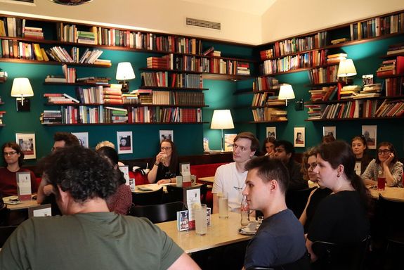 Publikum sitzend