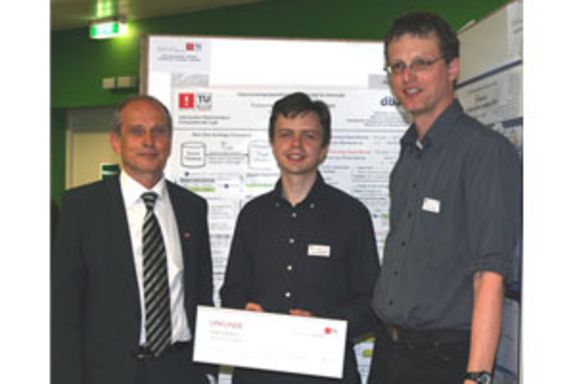 DI Vadim Savenkov wurde beim letzten epilog im Mai 2008 für seine Arbeit „Implementing Core Computation in Data Exchange“, verfasst am Institut für Informationssysteme unter der Betreuung von Prof. Reinhard Pichler, ausgezeichnet (v.l.n.r. Dekan Prof. G. Steinhardt, DI V. Savenkov, Prof. R. Pichler)