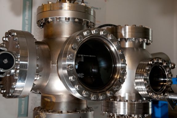 UHV AFM