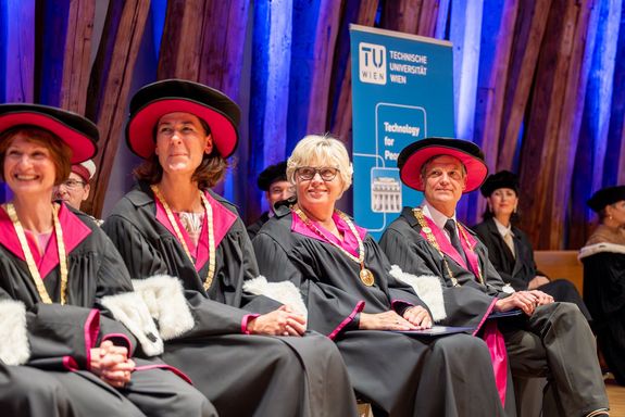 Ute Koch, Jasmin Gründling-Riener, Sabine Seidler und Jens Schneider auf Ihren Sitzplätzen