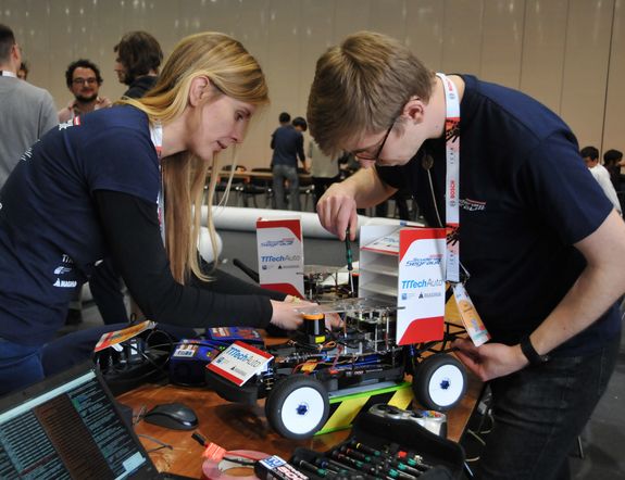 Das Team bei letzten Modifikationen