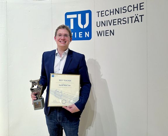Dipl.-Ing. Daniel Hauer mit dem Best Teacher Award 2022 