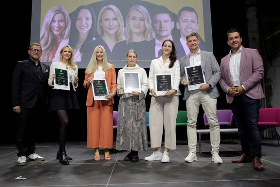 [Translate to English:] Gruppenbild der Ambassadors im Bereich Finance & Law