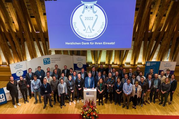Gruppenfoto Gewinner_innen und Nominierte der Best Teaching Awards 2022