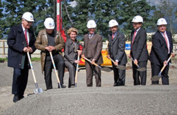 v.l.n.r.: Manfred Dierich, Arnold Klotz (VR für Infrastruktur LFU), Hilde Zach (Bürgermeisterin der Stadt Innsbruck), Rektor Karlheinz Töchterle, BM Johannes Hahn, Christoph Stadlhuber, LR Bernhard Tilg (©BMWF) v.l.n.r.: Manfred Dierich, Arnold Klotz (VR für Infrastruktur LFU), Hilde Zach (Bürgermeisterin der Stadt Innsbruck), Rektor Karlheinz Töchterle, BM Johannes Hahn, Christoph Stadlhuber, LR Bernhard Tilg (©BMWF)