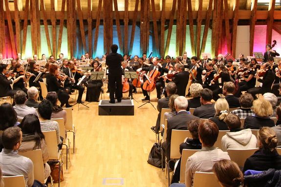 Dirigent und Orchester Kuppelsaal