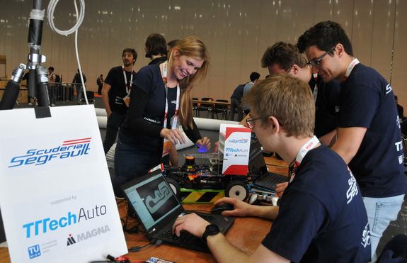 Das Team bei letzten Modifikationen