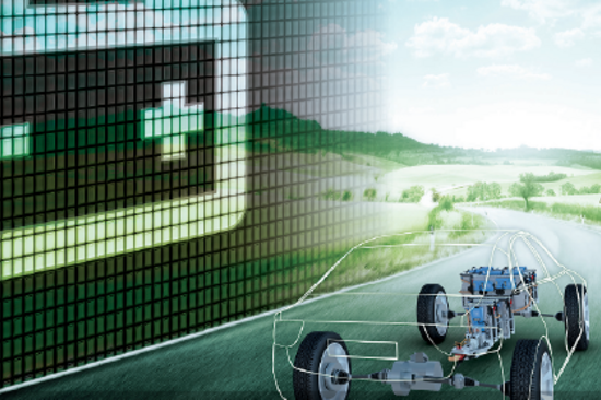 Auto auf einer Fahrbahn, links ein Batteriesymbol.