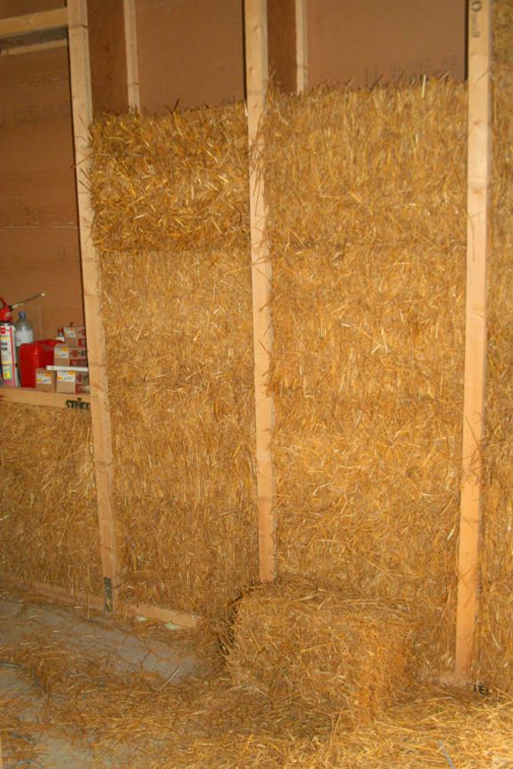 Die Ballen werden direkt in die Wand eingebaut. (Copyright GrAT)