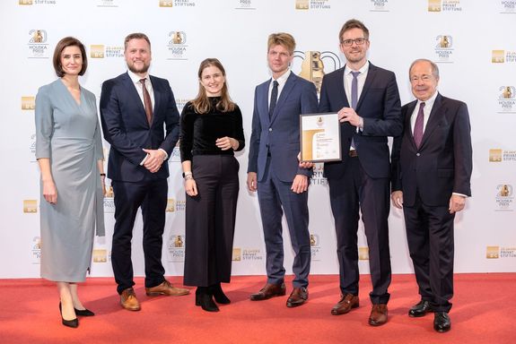 Gruppenfoto Preisträger_innen 2. Platz