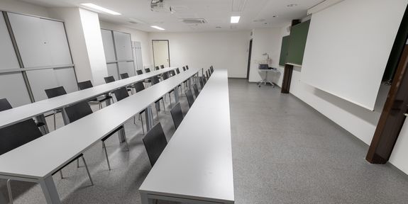 Seminarraum DB gelb 03