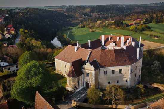 [Translate to English:] Ein Schloss