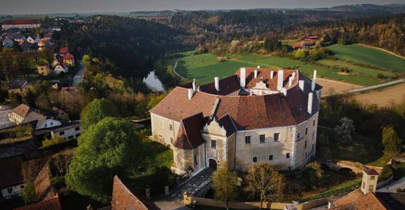 [Translate to English:] Ein Schloss
