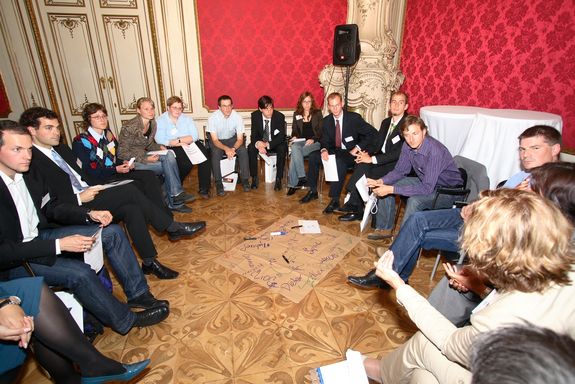 So würde die „Solitärbrücke“ aussehen: Bei dieser Lösung wird der gesamte Verkehr über eine einzelne Brücke geleitet. (Foto: Stadt Linz)