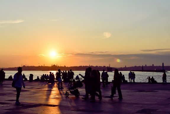 Leute, Meer, Stadt