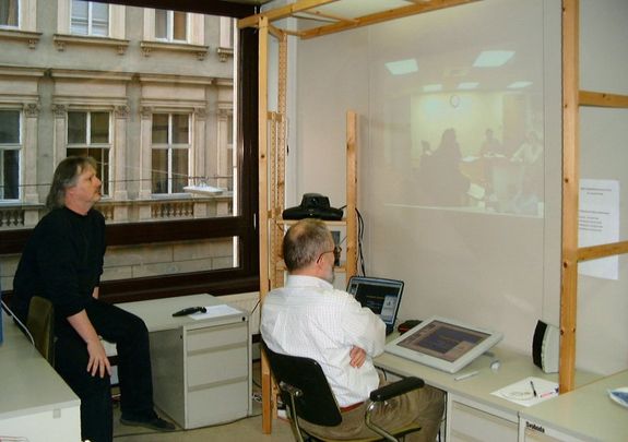 Live: Prof. Leonard interagiert mit den Studierenden in New York