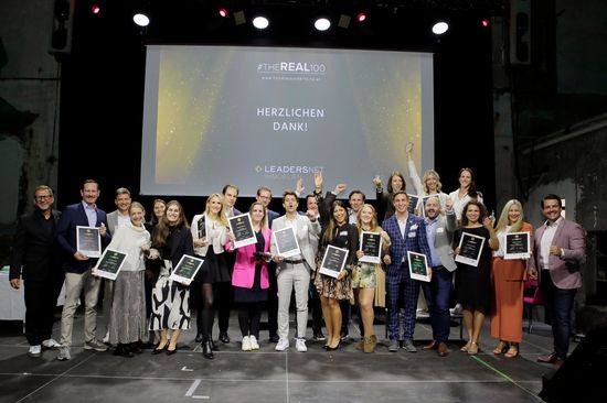 [Translate to English:] Gruppenbild aller Preisträger_innen der Veranstaltung