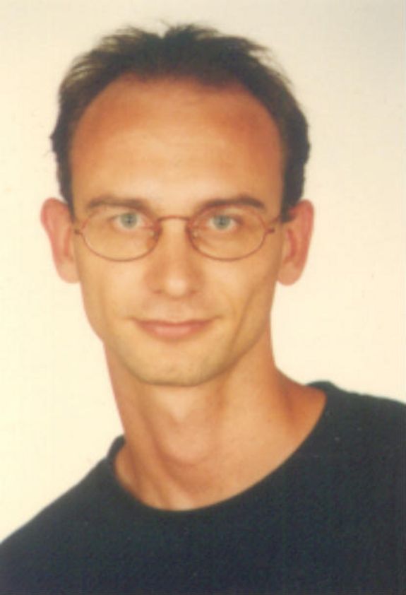 Leuchtendes Plasma - erzeugt durch gebündelte Laserstrahlung